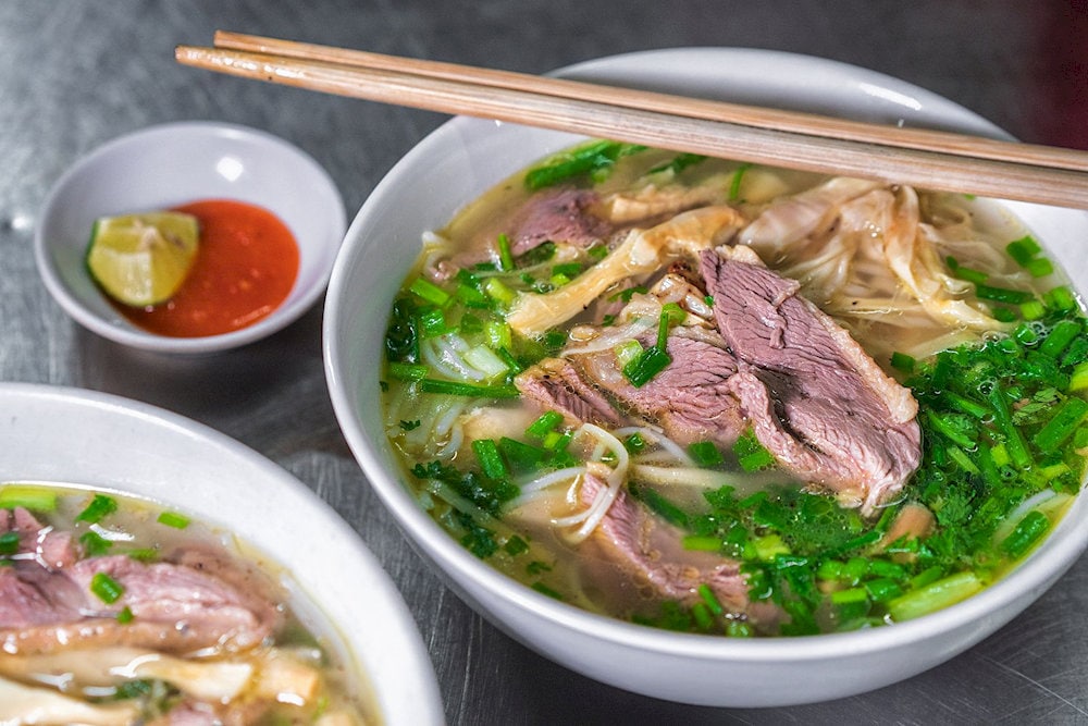 Bun ngan with tender duck meat and a rich broth 